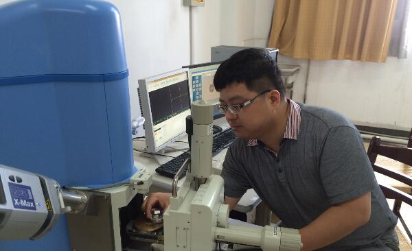 【纪念建党95周年先锋人物】在坚持中证明自