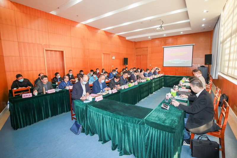 我校金属材料工程专业接受教育部工程教育专业认证专家组现场考查